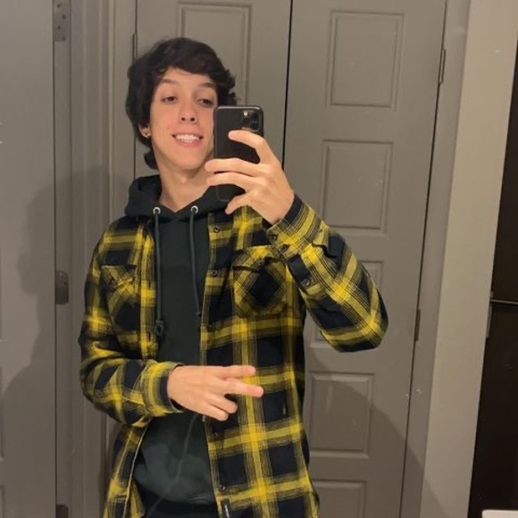 Meet your Posher, Luiz - Picture 1 of 1